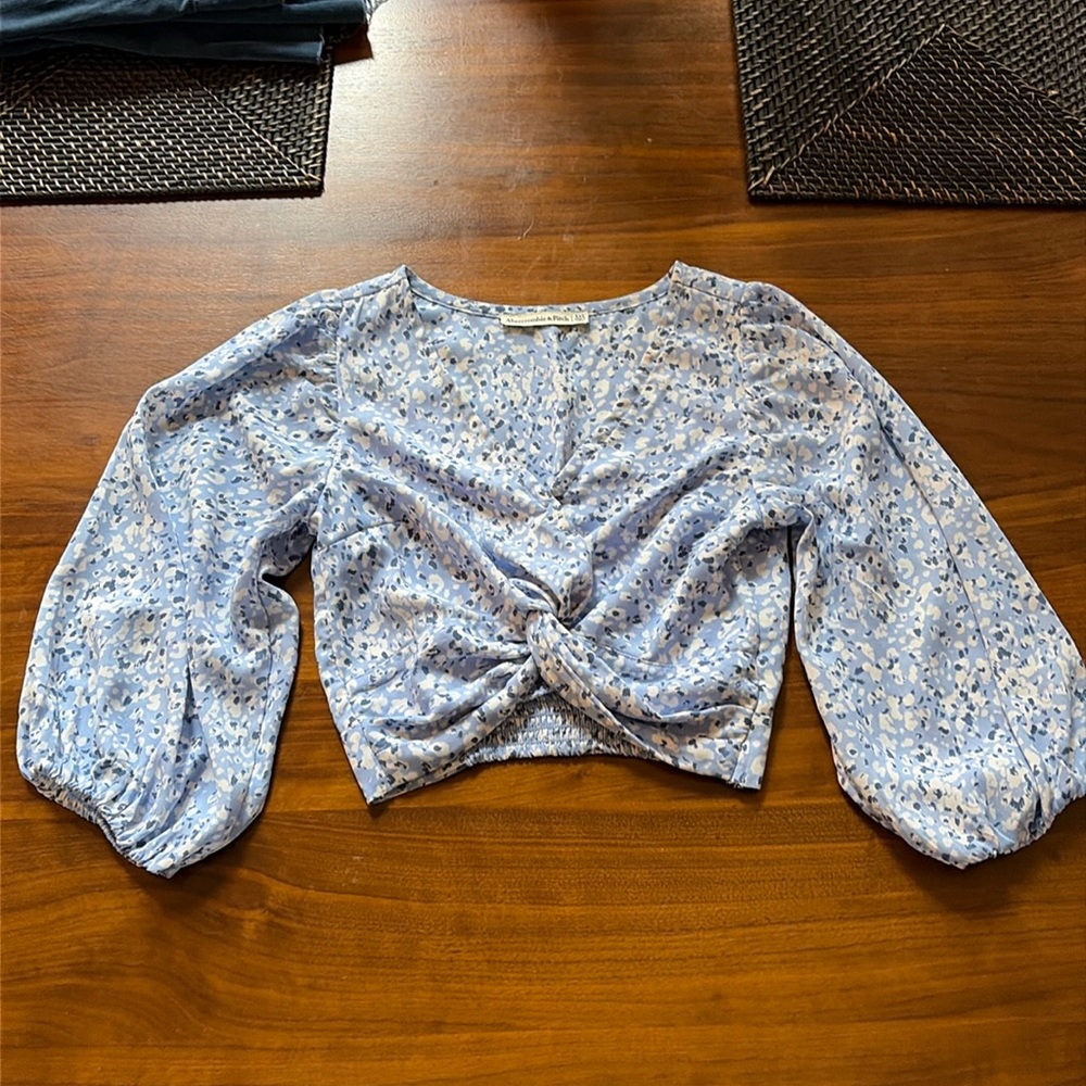 Abercrombie & Fitch crop blouse xxs
